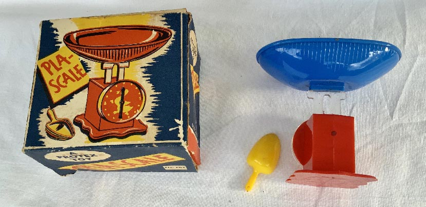 1950's New Zealand made boxed plastic scales with original scoop toy
